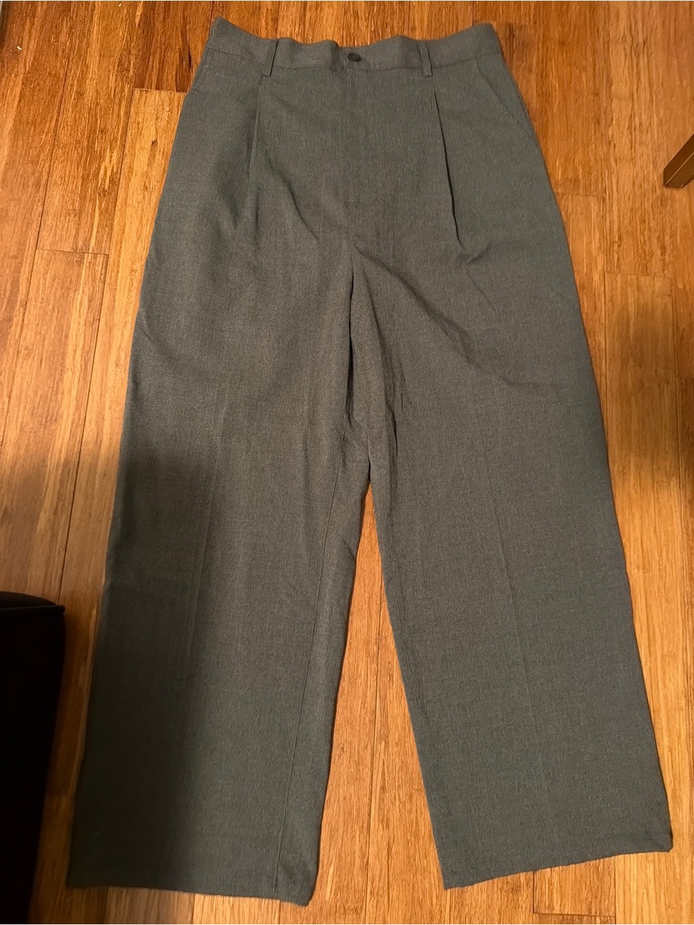 Urban Outfitters Women's gray high-waisted, pleated wide-leg trousers XL